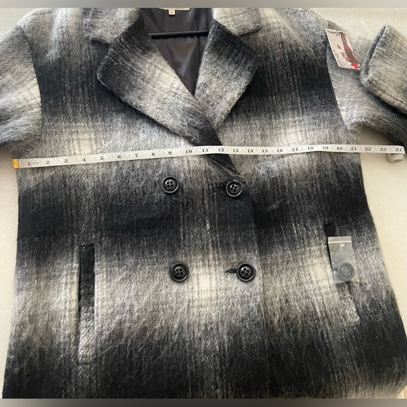 Wildflower Women’s Plaid Double-Breasted Peacoat Black
Combo Size M NWT - Picture 10 of 11